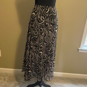 Elegant Black and White Swirl Pattern Skirt